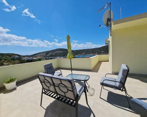 Modern Apartment Bezer With Panorama View