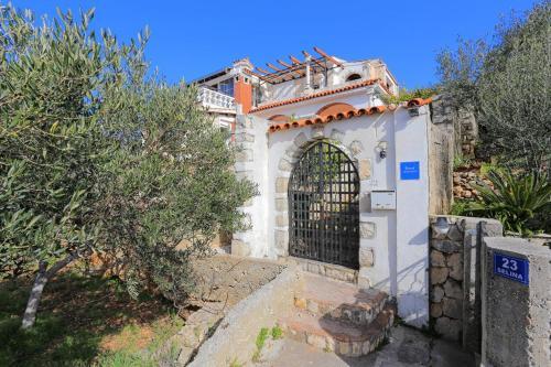 Apartments By The Sea Vinisce, Trogir - 18674