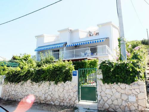 Apartments By The Sea Vinisce, Trogir - 19014