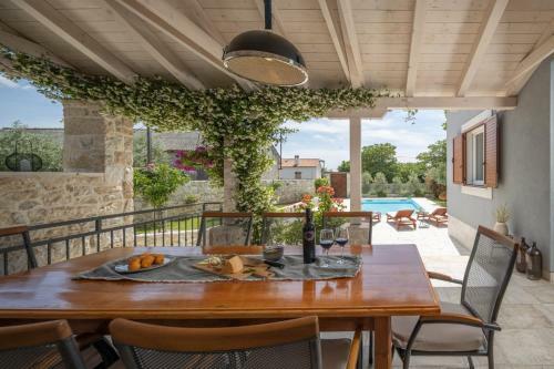 Beautiful Villa Bandela