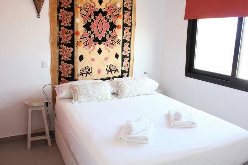Fantastic 2 Bd Sea Views Apartment