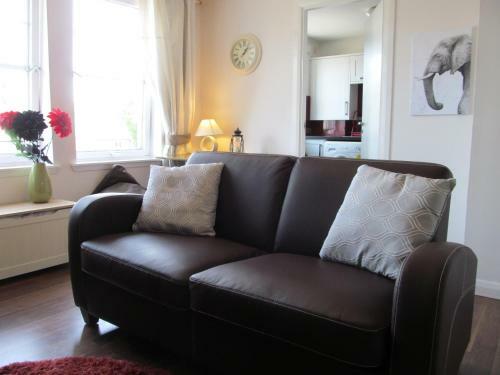 The Granite City - Modern City Centre Apartment
