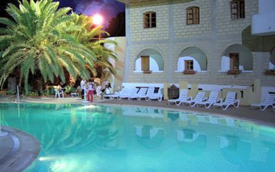 Hotel Akrabello