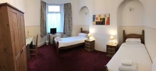 Hostal Chadwick Guest House