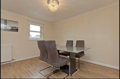 Apartamento Spacious 2bed Flat W/private Parking