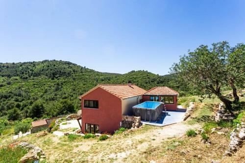 Olive Hill Family House