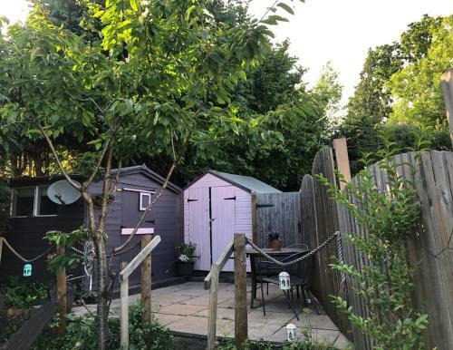 Bed & Breakfast Cherryberry Lodges