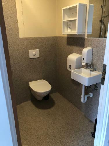 Hostal �verhamar Hostel