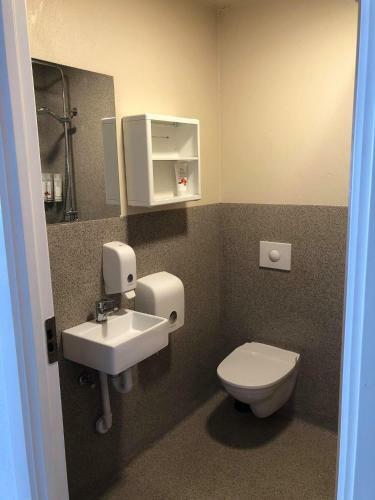 Hostal �verhamar Hostel