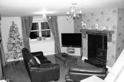 Farm Stay 3 Bedroom Barn Conversion With Log Burner