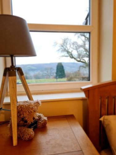 Farm Stay 3 Bedroom Barn Conversion With Log Burner
