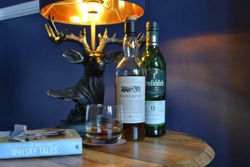 Copperbroc -whisky House In The Scottish Highlands