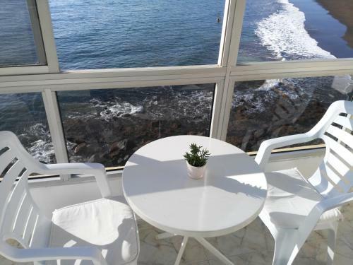 Apartamento La Garita Beach Front