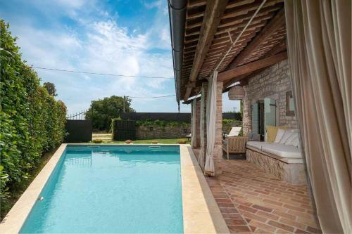 Villa Pakich
