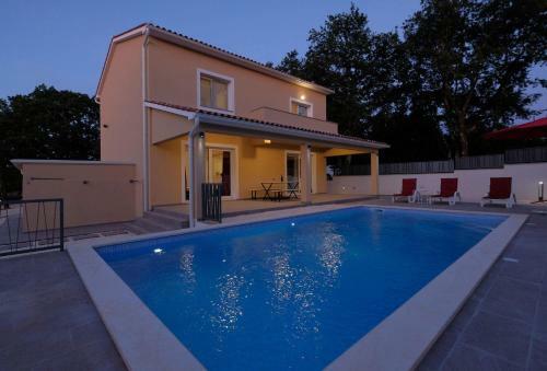 Villa-boscari-relaxing-villa-surrounded-by-woods