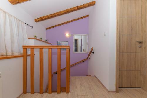 Spacious Holiday Home Guran
