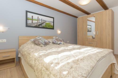 Spacious Holiday Home Guran