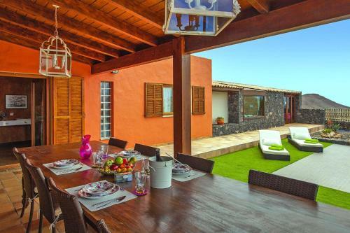 Holiday Home, La Asomada