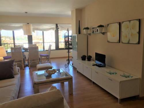 Renovated Apartment In A Beachfront Complex