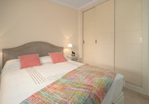Very Well Located Apartment 500m From The Beach & Golf!