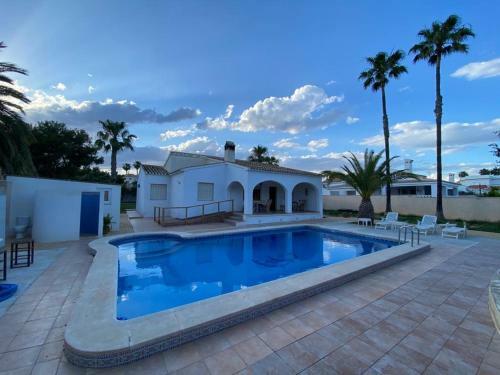Zenia Hostel
