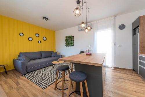 Luxury Apartments - La Vir 3 & 4