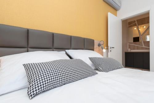 Luxury Apartments - La Vir 3 & 4