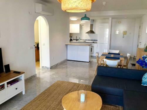 New Apartment 300m From The Beach