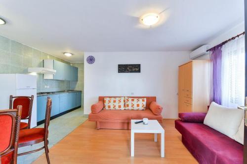 Apartments With A Parking Space Vir - Kozjak, Vir - 18579