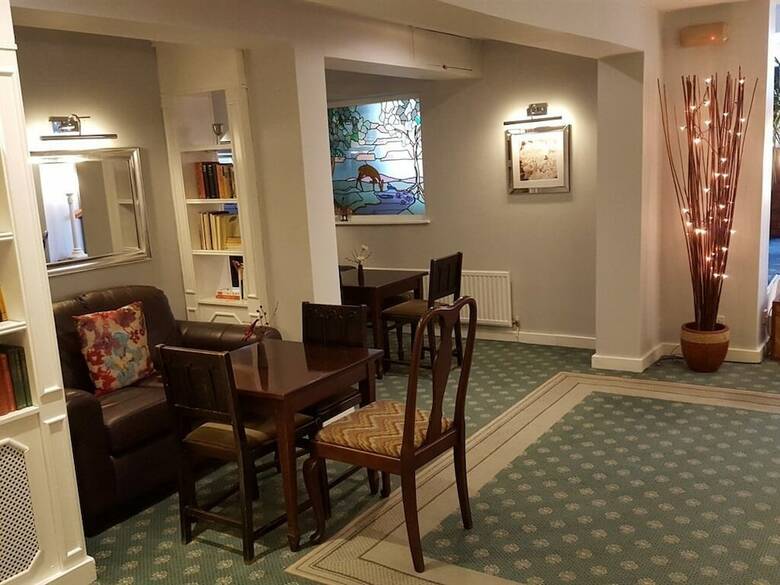 Apple Tree Hotel
