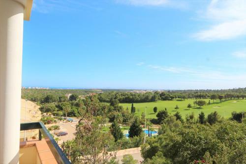Apartamento Lomas De Campoamor Ref 8222