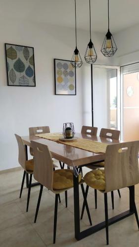 Apartamento Deltafamily � Barbacoa,piscina, Wifi Chromecast !!