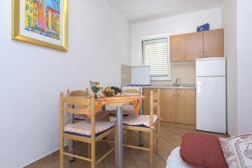 Apartments With A Parking Space Srima - Vodice, Vodice - 17660