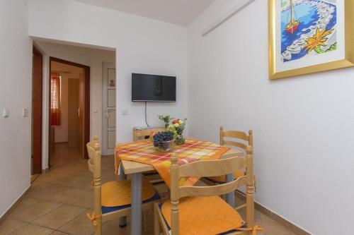 Apartments With A Parking Space Srima - Vodice, Vodice - 17660