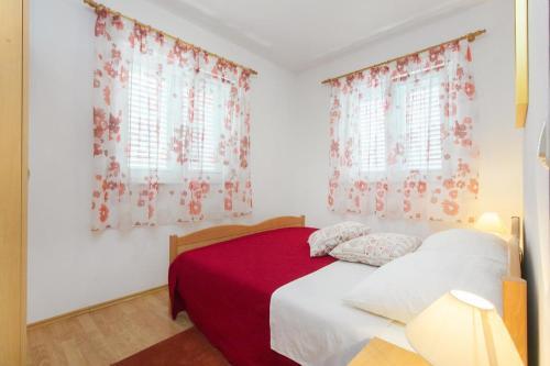 Apartments With A Parking Space Srima - Vodice, Vodice - 17660