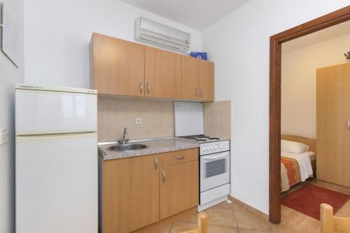 Apartments With A Parking Space Srima - Vodice, Vodice - 17660