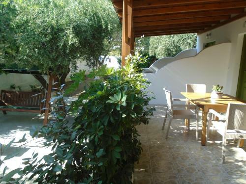 Leros Eleonas Apartments