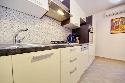 Apartmani ?ime Vrsi