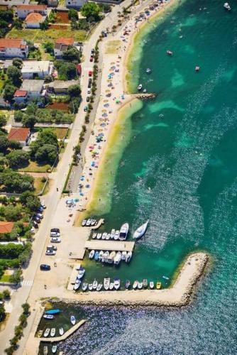 Apartments By The Sea Vrsi - Mulo, Zadar - 17066