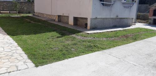 Apartments By The Sea Vrsi - Mulo, Zadar - 17066