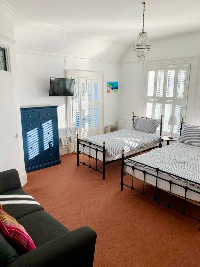 Hostal Derrin Guest House