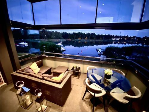 Seafront Villa With Sauna And Jacuzzi