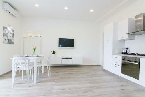 Four White Apartments