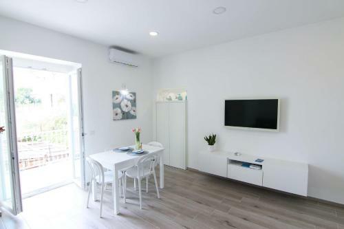 Four White Apartments