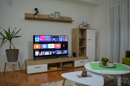 City-park Apartment Elena