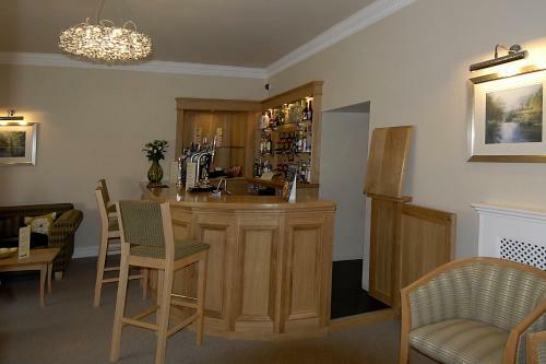 Gwesty'r Emlyn Hotel
