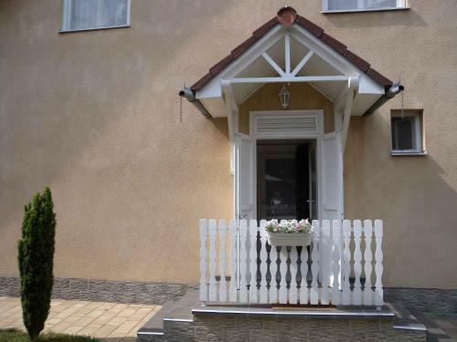 Apartments In Balatonkeresztur 37924