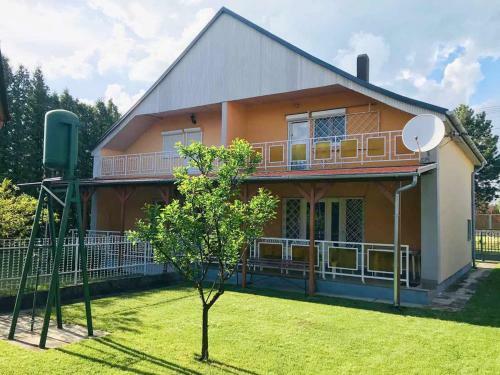 Holiday Home In Balatonmariaf�rdo 19593