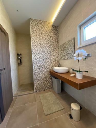 Lelle Sun And Pool Apartments