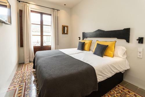 Hotel Unic - Turisme D'interior